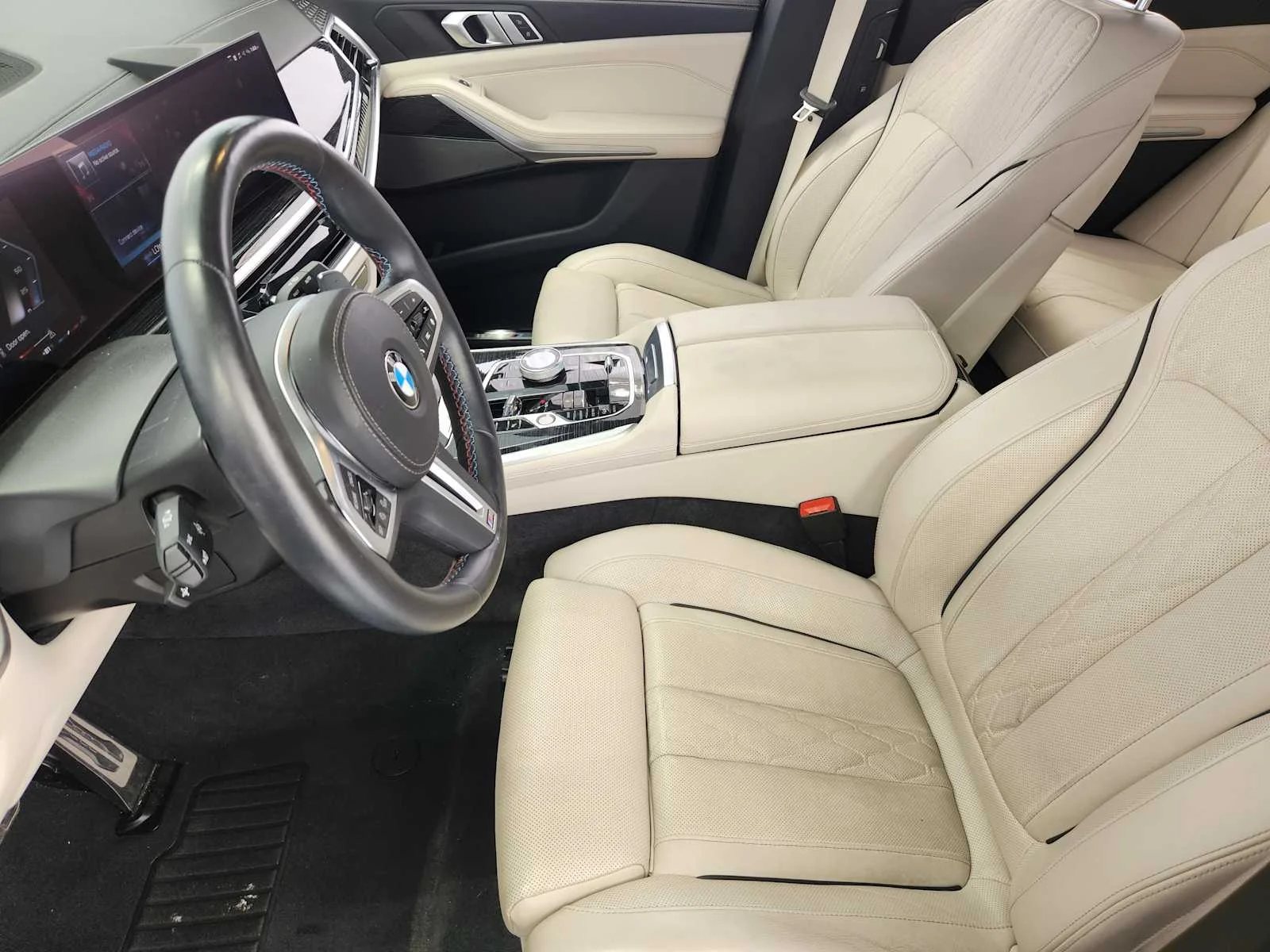 Certified Used 2025 Skyscraper Grey Metallic BMW M60i image 9