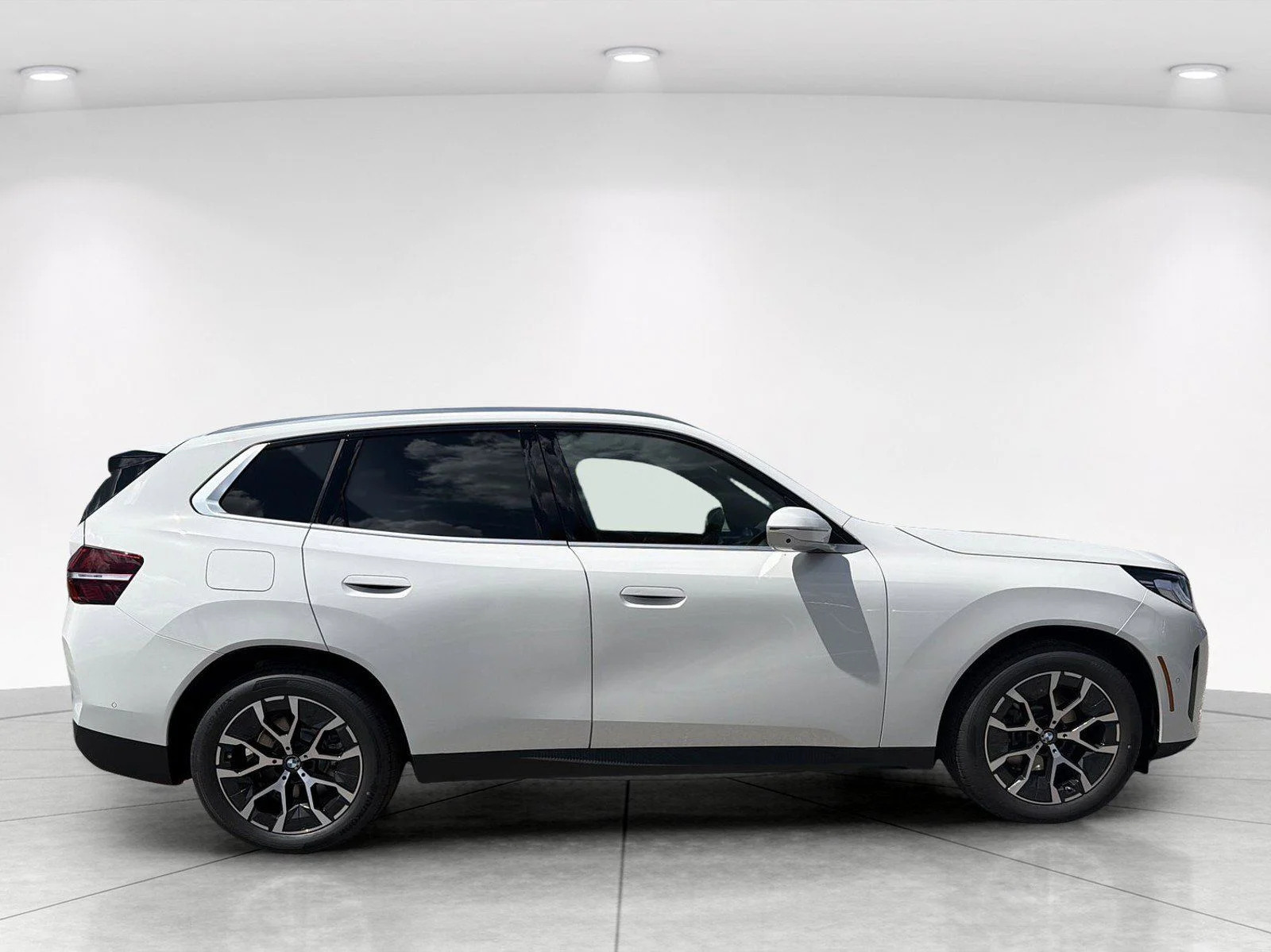 New 2026 Alpine White BMW 30 xDrive image 3