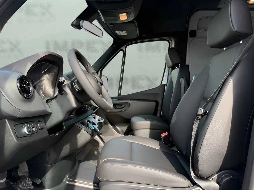 Used 2025 White Mercedes-Benz  image 9