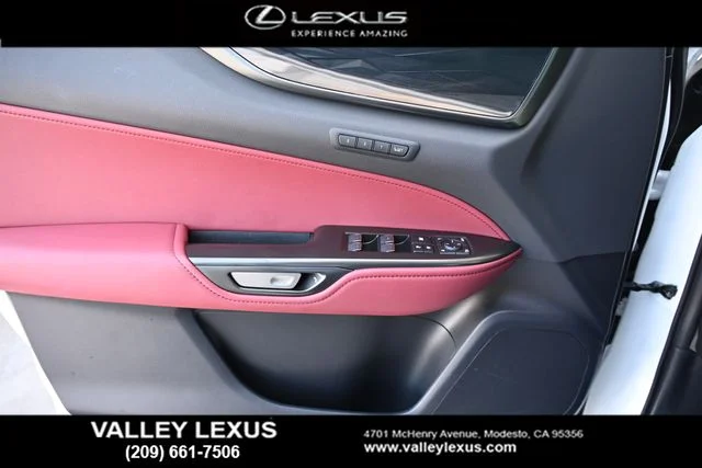 2025 Lexus NX 350 - Photo 17
