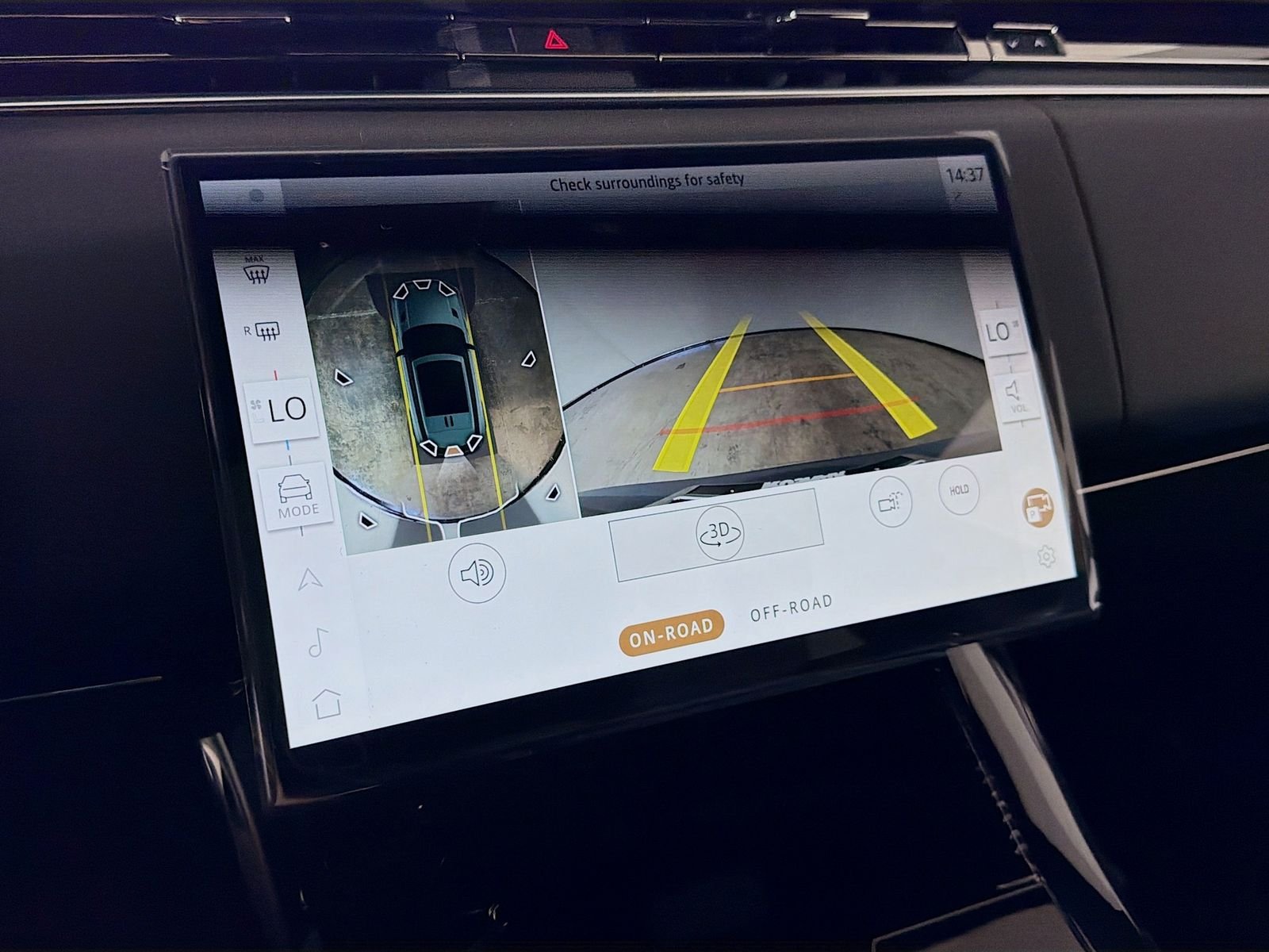 New 2026 Borasco Grey Land Rover SE image 17