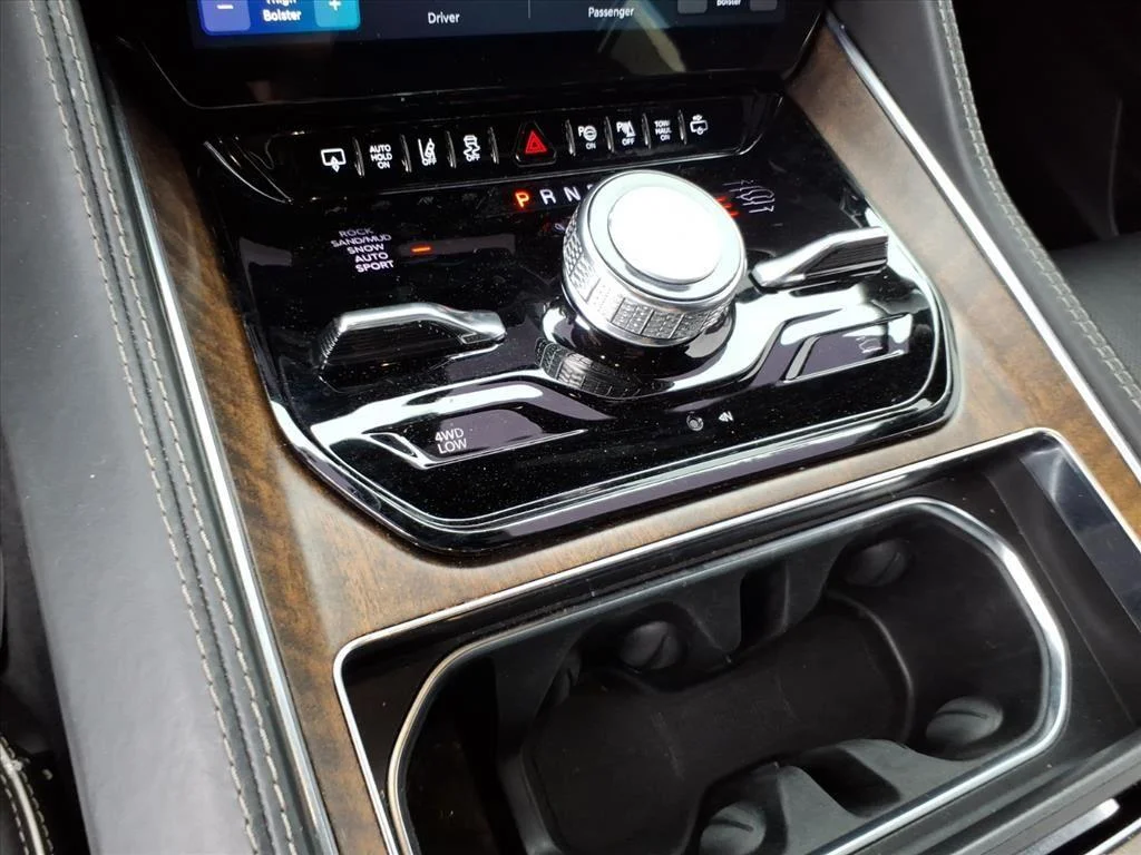 2022 Jeep Grand Wagoneer Series II - Photo 22