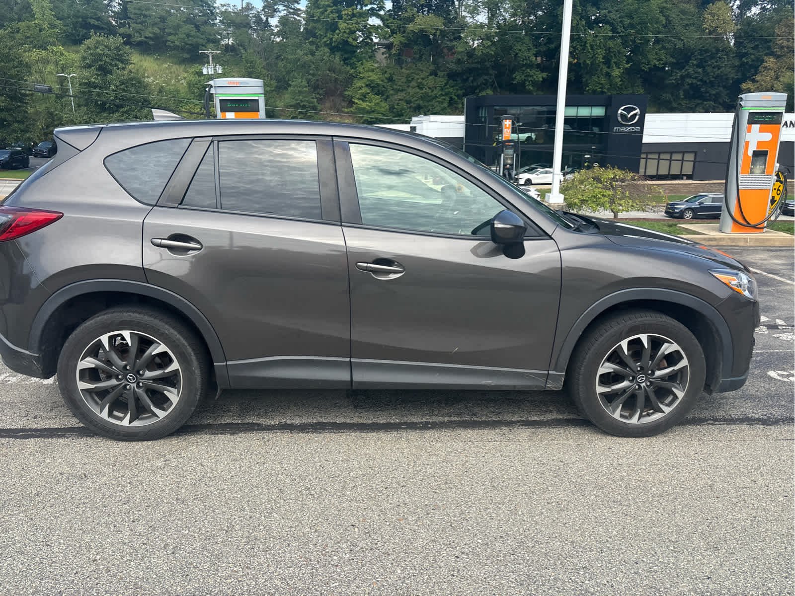 Used 2016 Titanium Flash Mica Mazda Grand Touring image 5