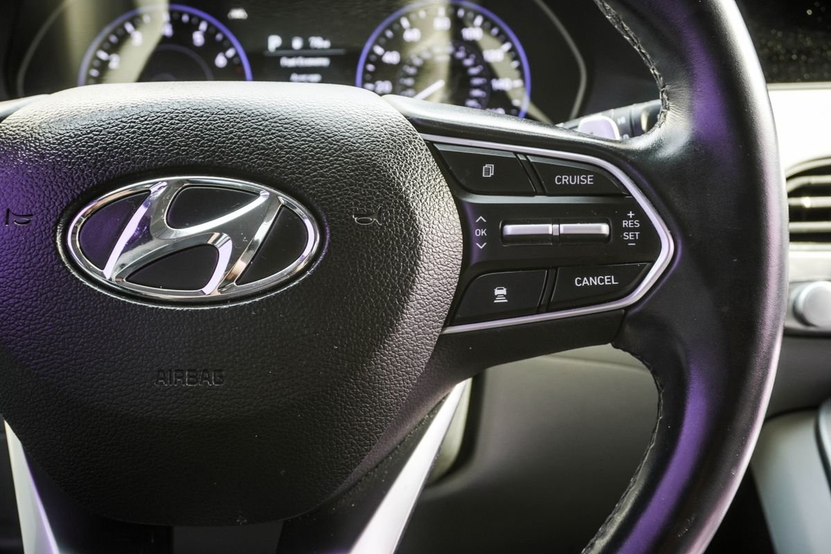 Used 2022 Black Hyundai SEL image 26