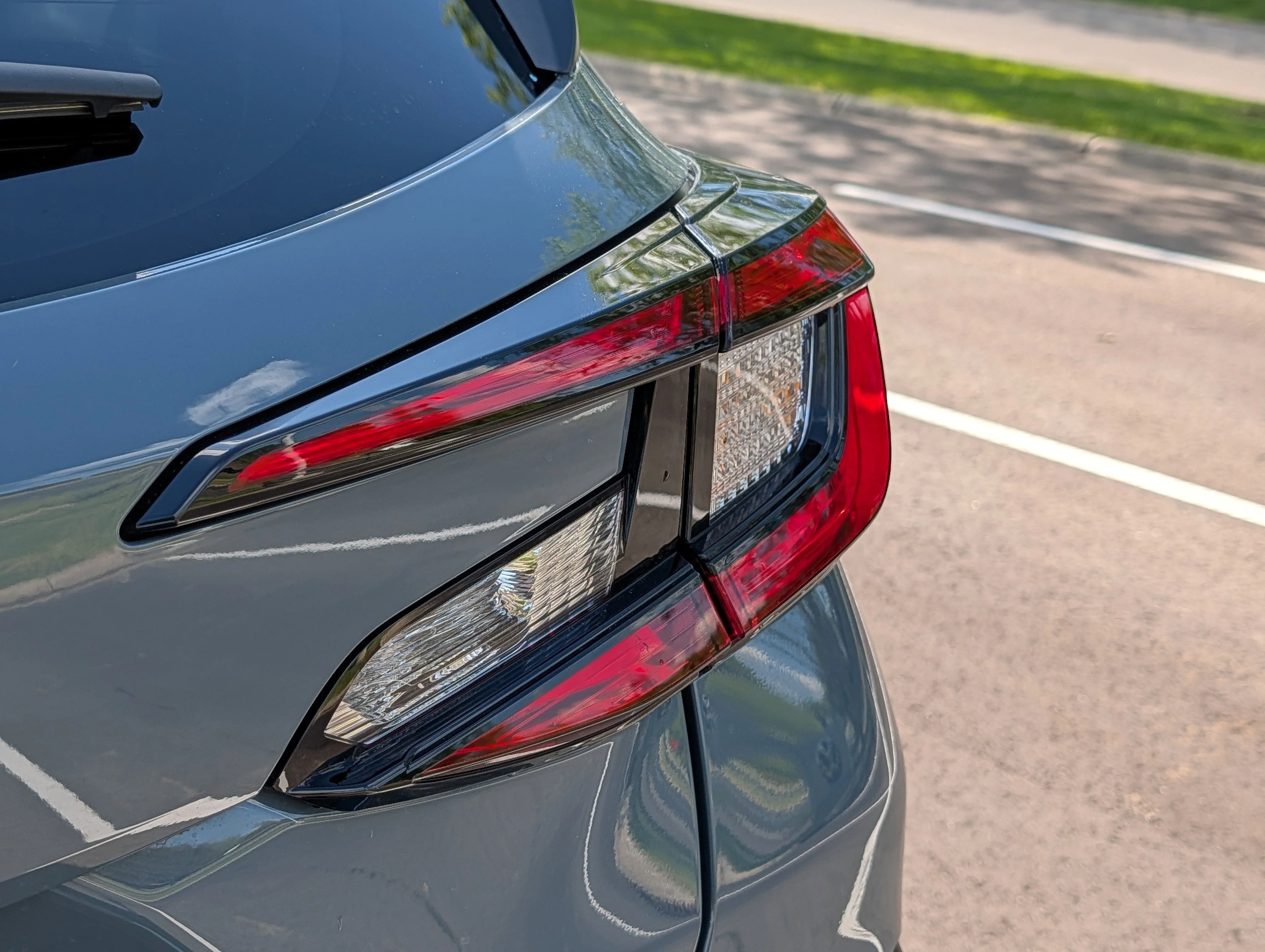 Used 2025 Offshore Blue Metallic Subaru Premium image 17
