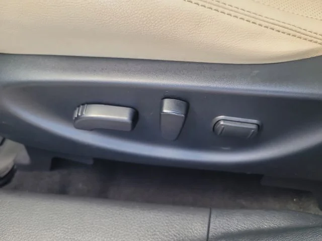 Used 2017 Red Nissan 3.5 SV image 20