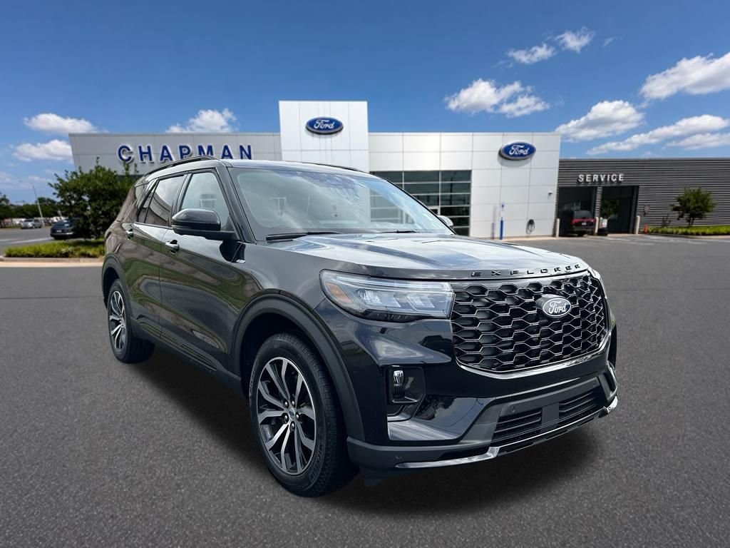 New 2027 Agate Black Metallic Ford ST-Line image 7