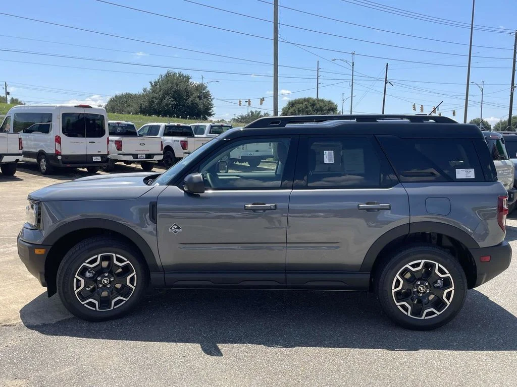 New 2025 Carbonized Gray Metallic Ford Outer Banks® image 6