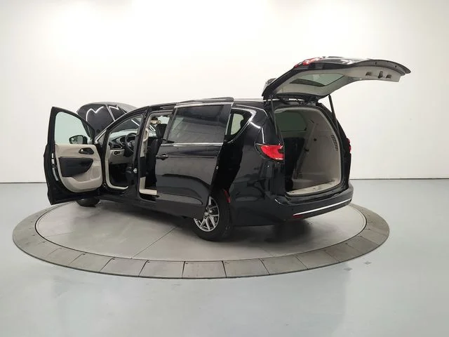 Used 2024 Black Chrysler Touring L image 14