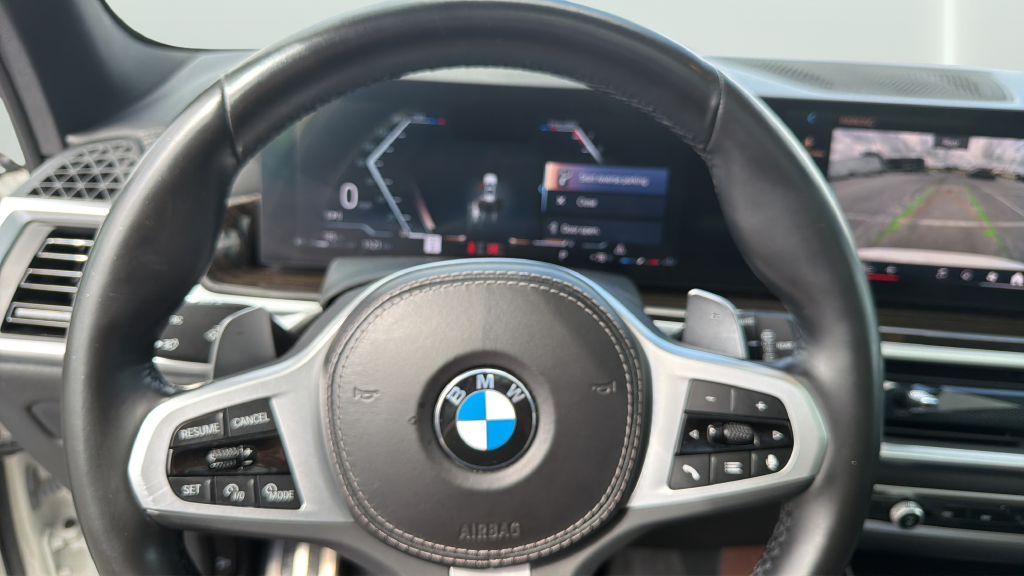 Used 2024 Alpine White BMW sDrive40i image 35