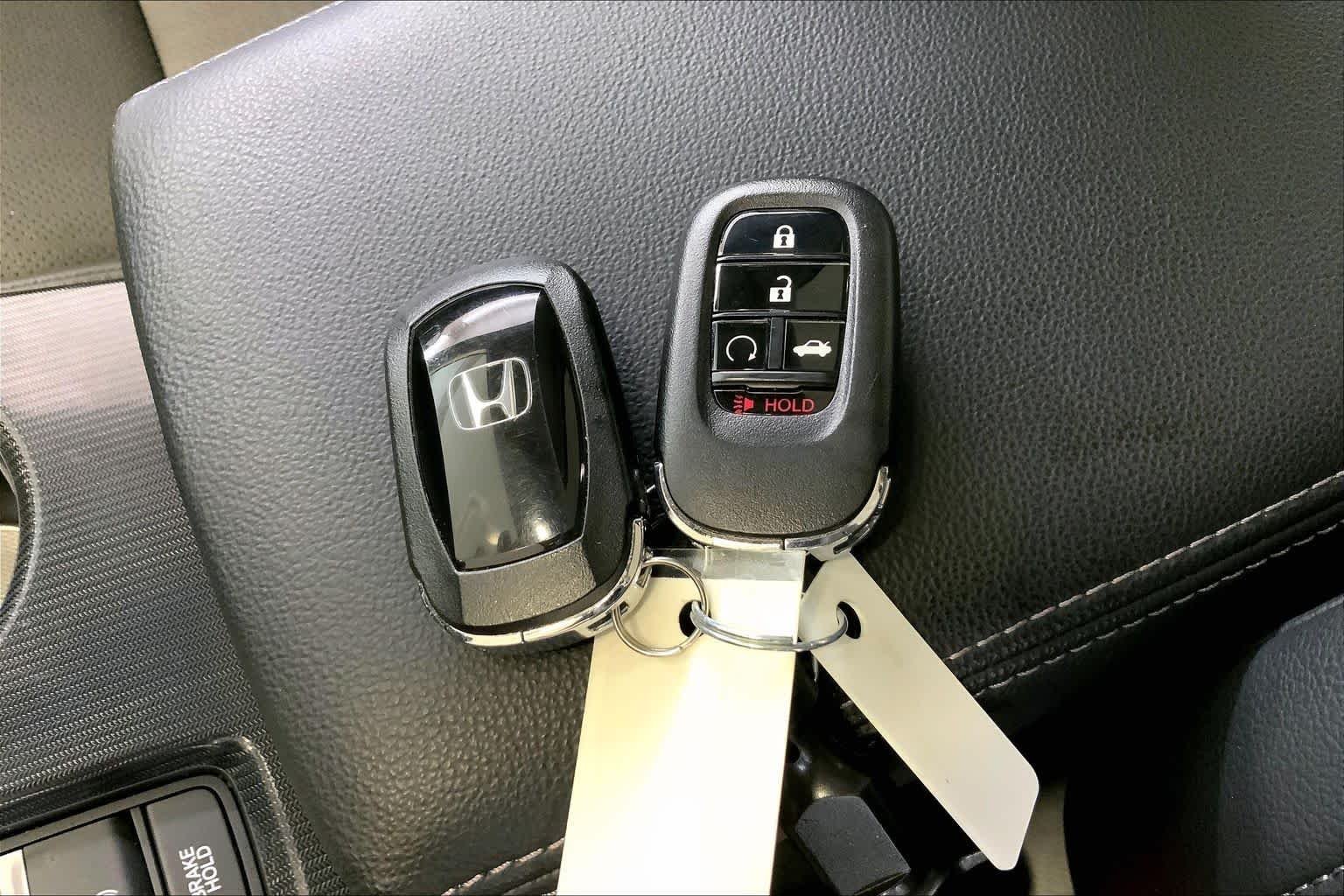 Used 2022 Rallye Red Honda Touring image 14