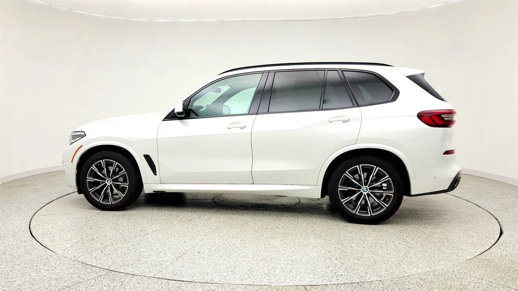 Used 2023 Mineral White Metallic BMW xDrive40i SAV w/ M Sport Package & Premium Package image 8