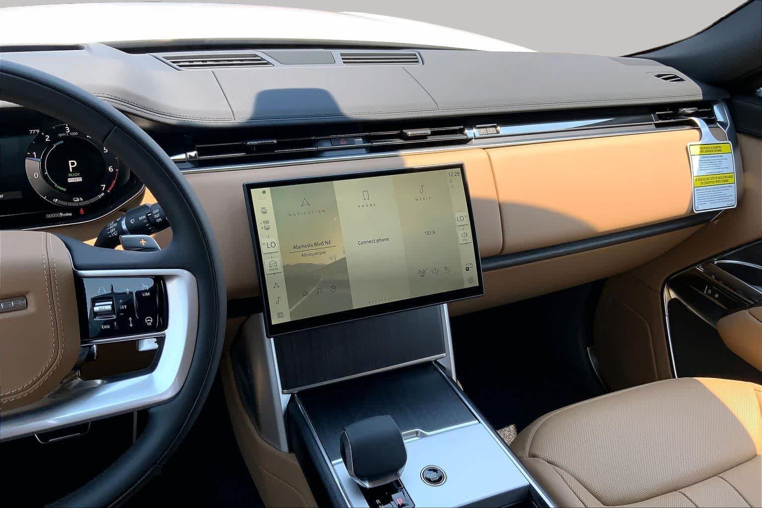 New 2026 Ostuni Pearl White Land Rover SE image 6