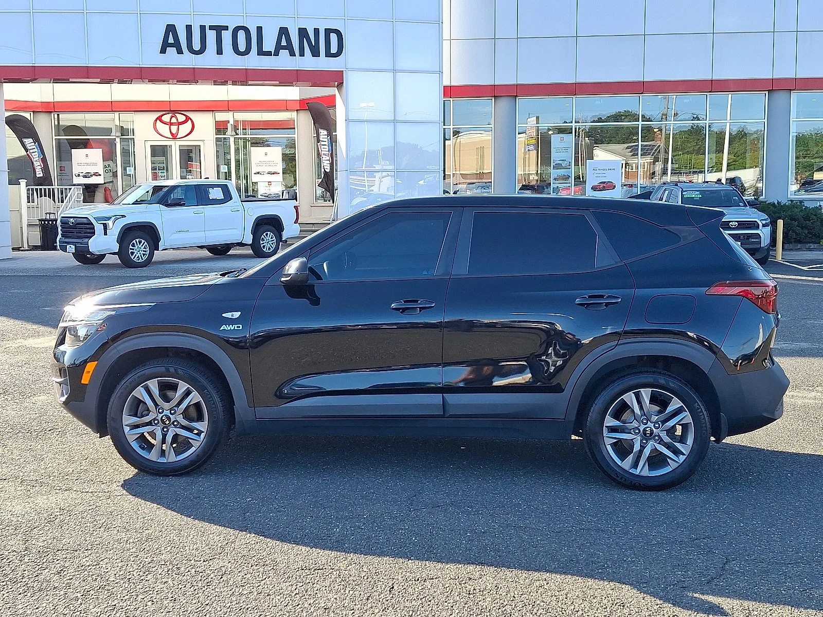Used 2021 Cherry Black Kia LX image 4