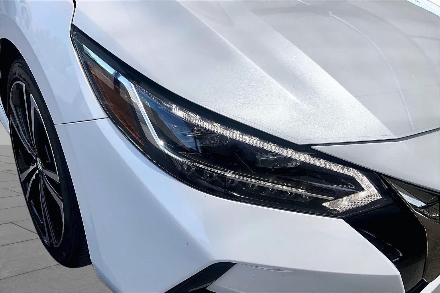 Used 2023 Aspen White Tricoat Nissan SR image 28