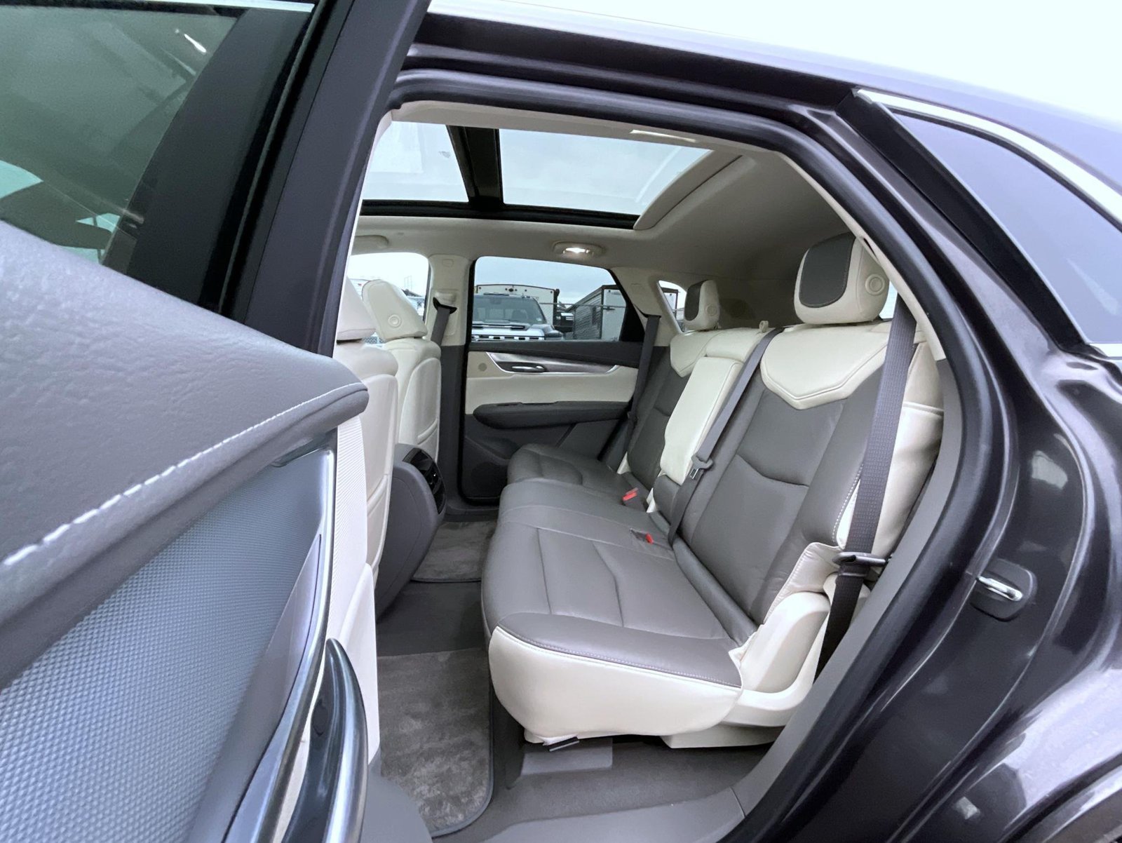 2017 Cadillac XT5 Premium Luxury - Photo 18