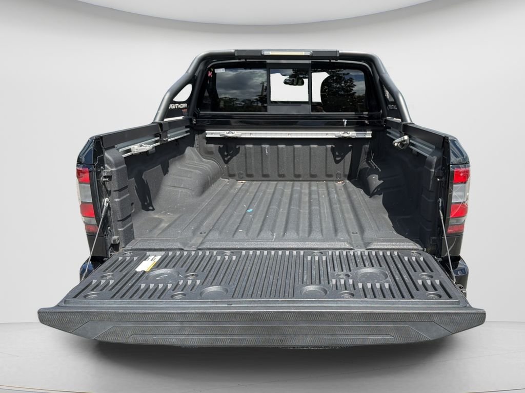 Used 2022 Black Nissan PRO-4X image 11