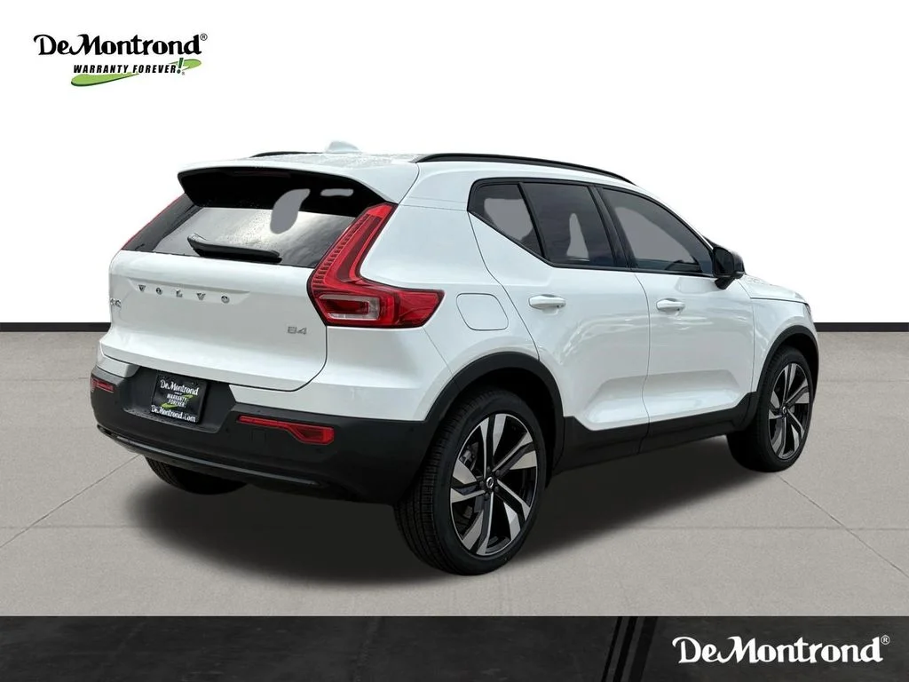 New 2026 Crystal White Volvo Plus image 5