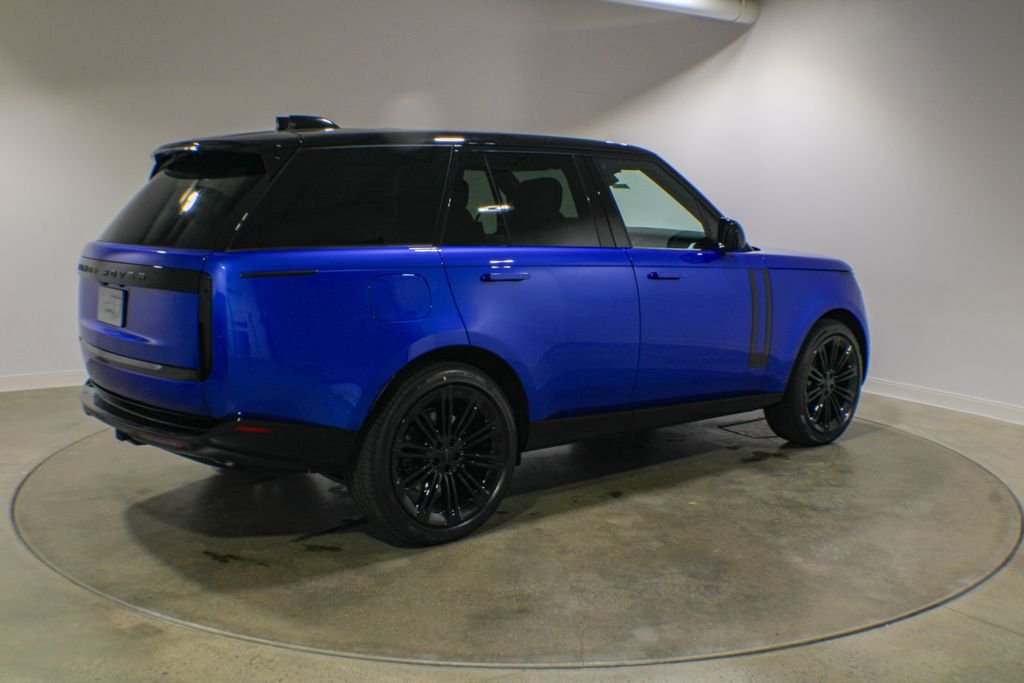 New 2026 Velocity Blue Land Rover SE image 6