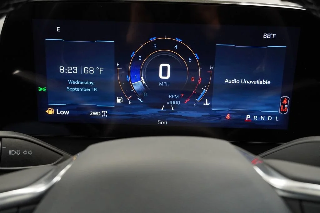 New 2027 Summit White Chevrolet LT image 16