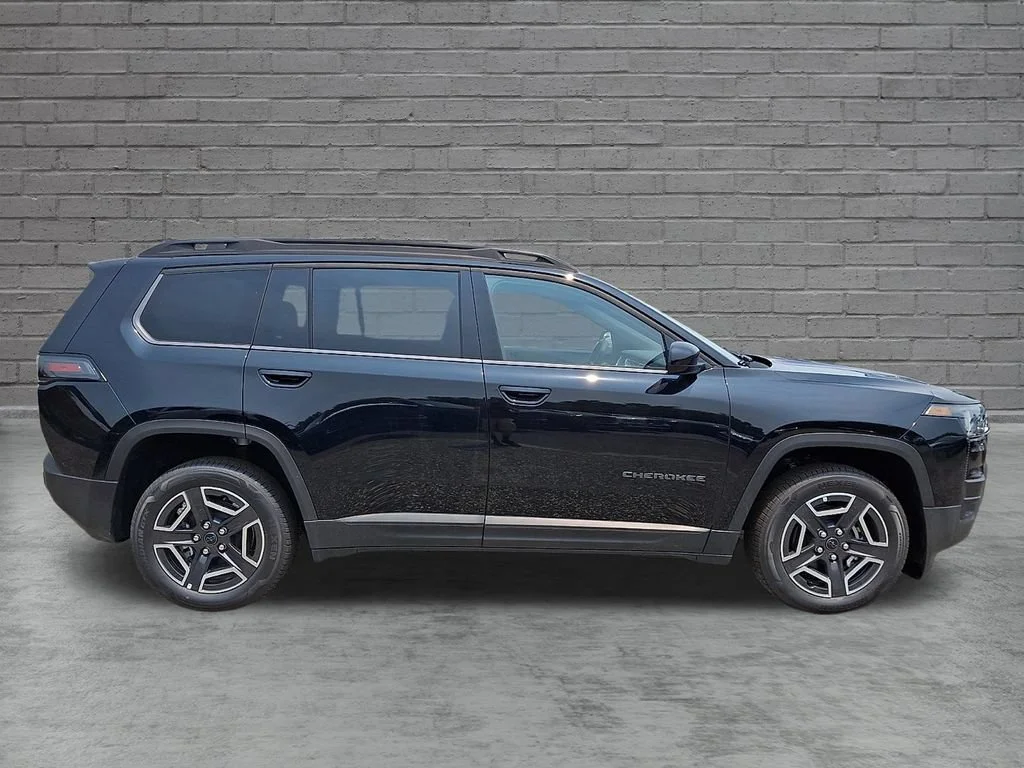 New 2026 Diamond Black Crystal Pearlcoat Jeep Laredo image 9