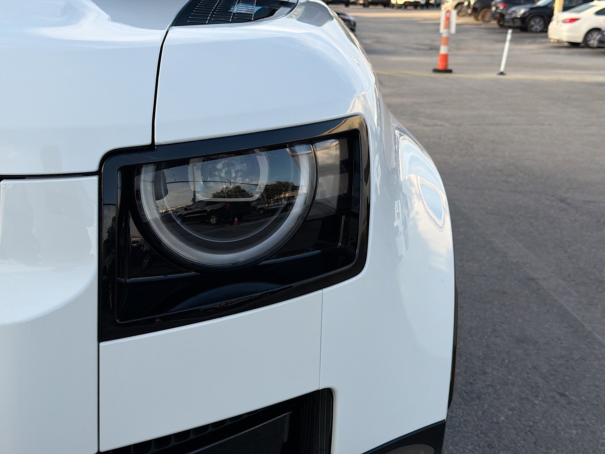 New 2026 Fuji White Land Rover X-Dynamic SE image 9