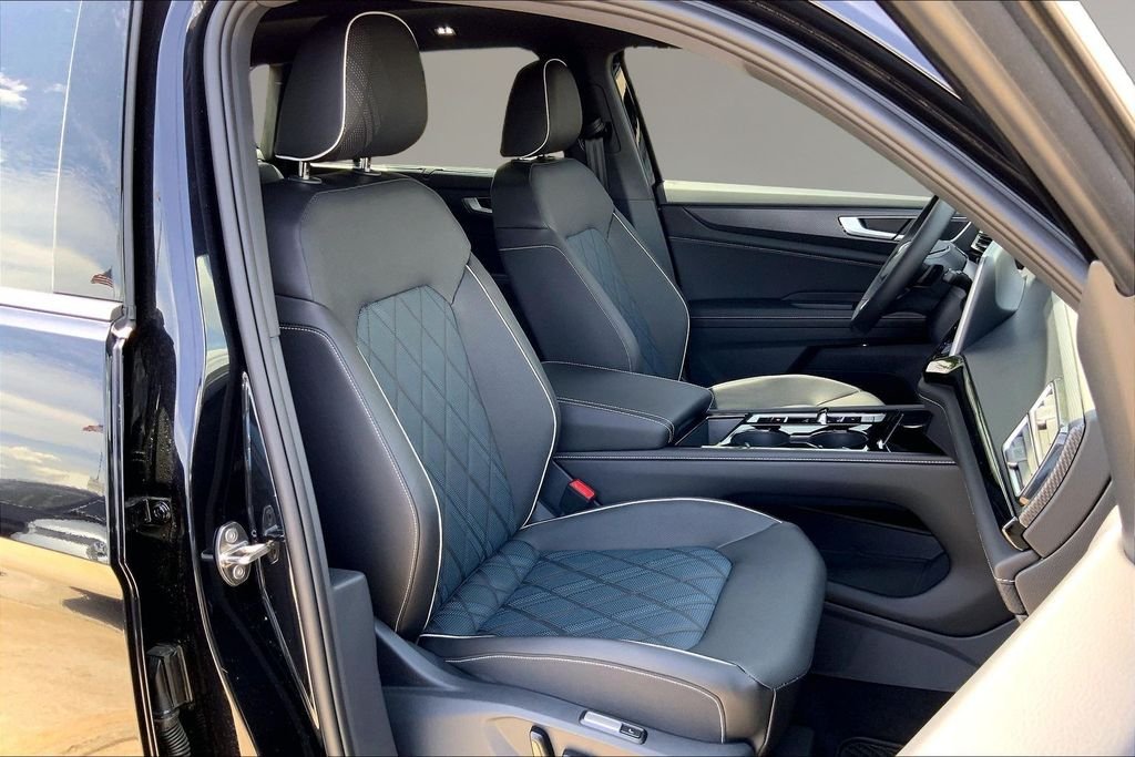 New 2026 Deep Black Pearl Volkswagen 2.0T SEL Premium R-Line image 11