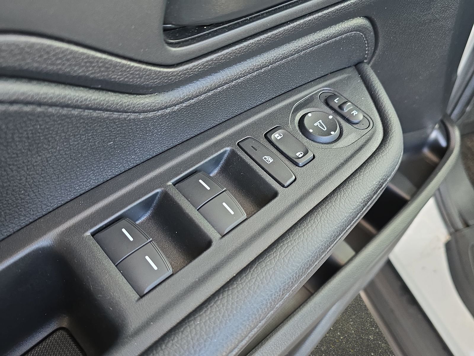 Used 2025  Honda EX-L image 29