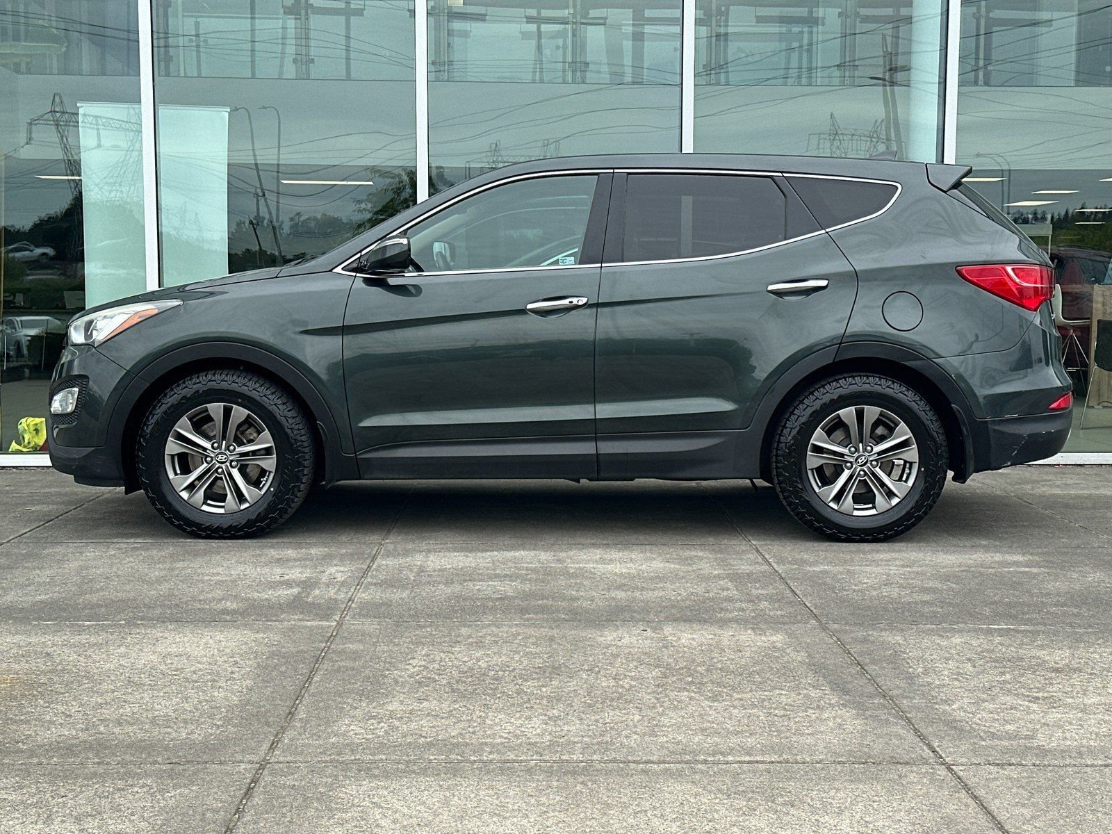 Used 2013 Juniper Green Hyundai Base image 5