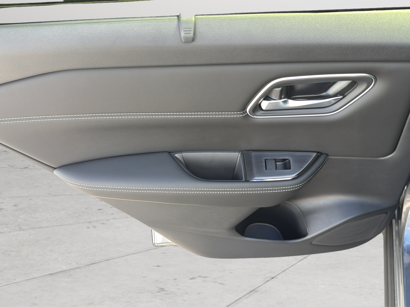 New 2026 Gray Nissan Platinum image 36