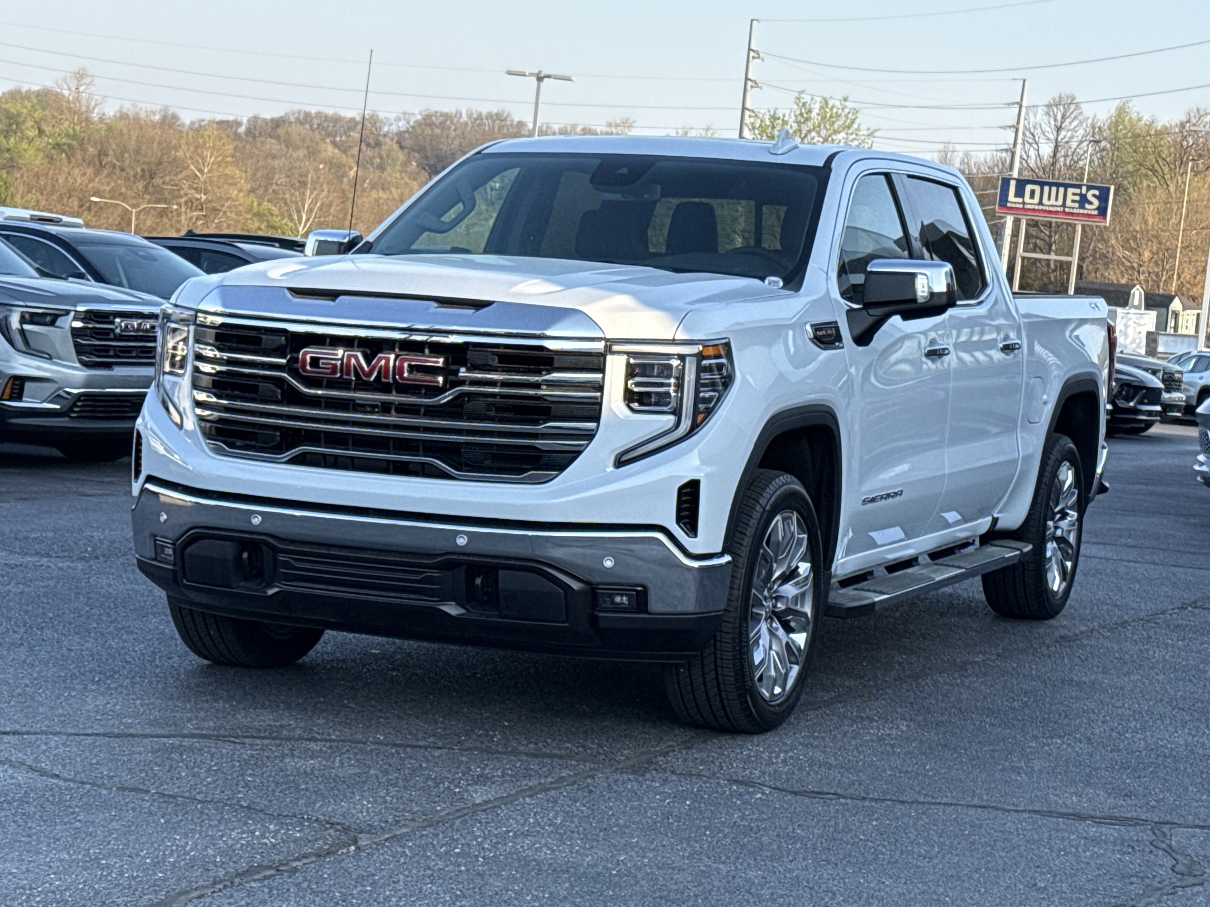 2026 GMC Sierra 1500 SLT - Photo 13