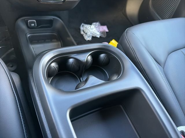 2026 Chrysler Pacifica Select - Photo 16