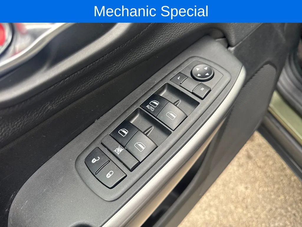 Used 2019 Green Jeep Latitude image 15