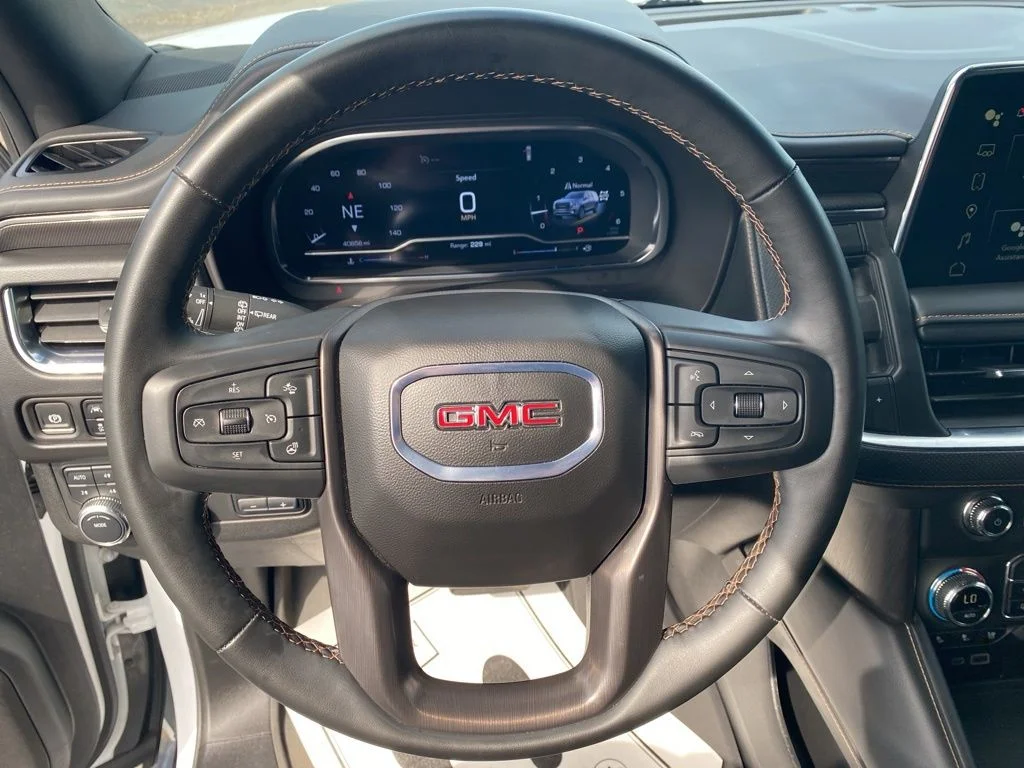 Used 2024 White GMC AT4 image 18