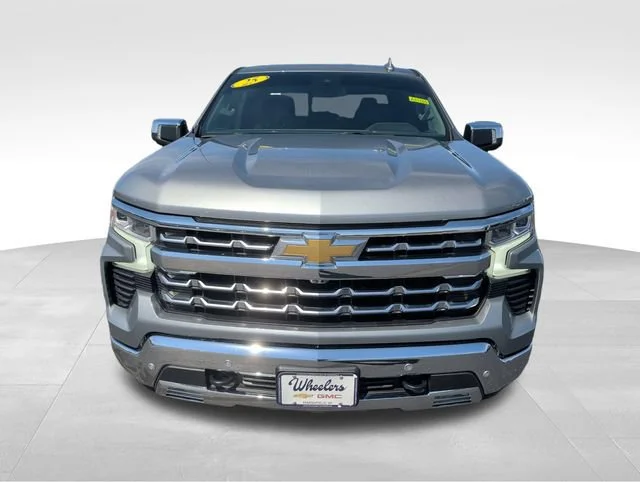 Used 2025 Sterling Gray Metallic Chevrolet LTZ image 10