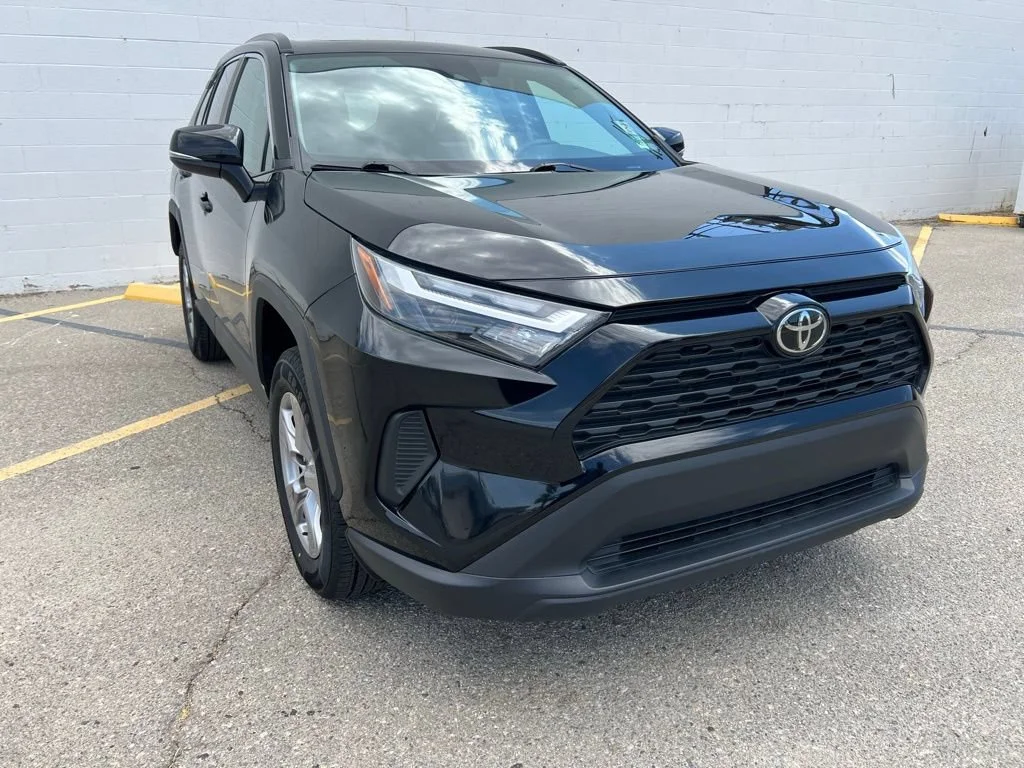 Used 2025 Black Toyota XLE image 8