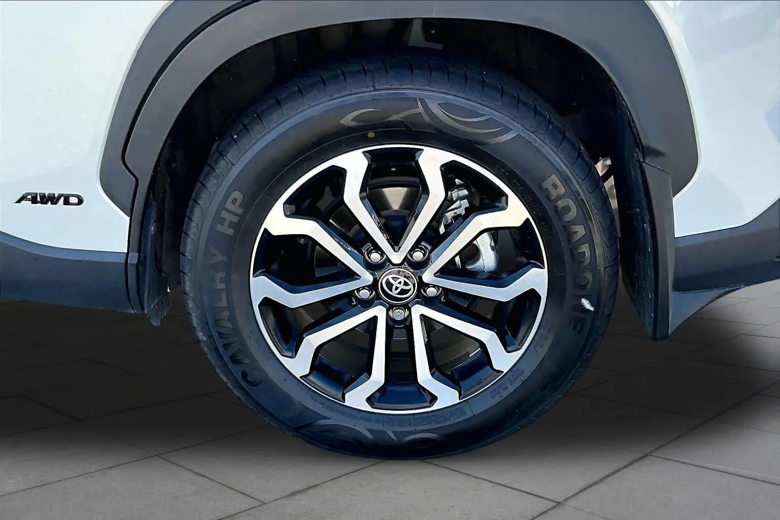 Used 2024 Wind Chill Pearl Toyota Hybrid SE image 10