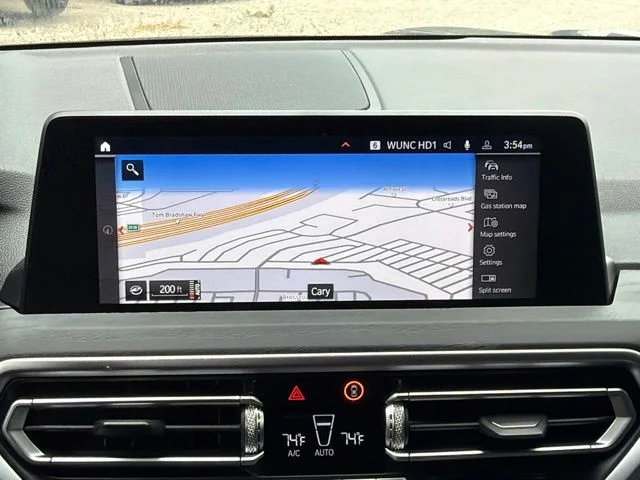 Used 2024 Gray BMW xDrive30i image 17