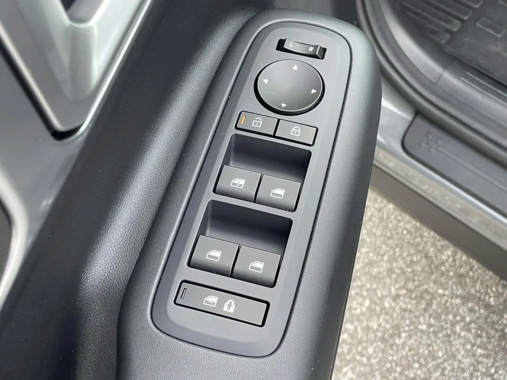 Used 2026 Hampton Gray Hyundai SE image 6