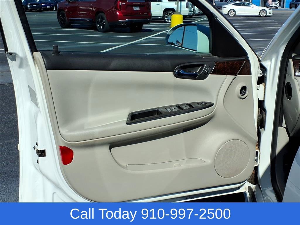 Used 2012 SUMMIT WHITE Chevrolet LT Fleet image 17