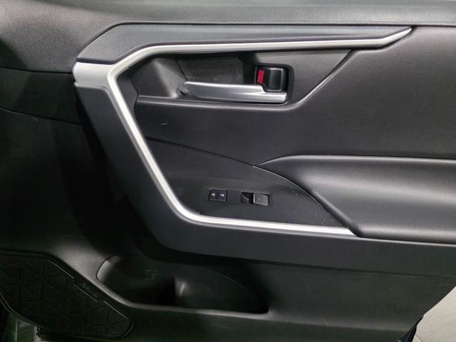 Certified Used 2025  Toyota XLE image 13