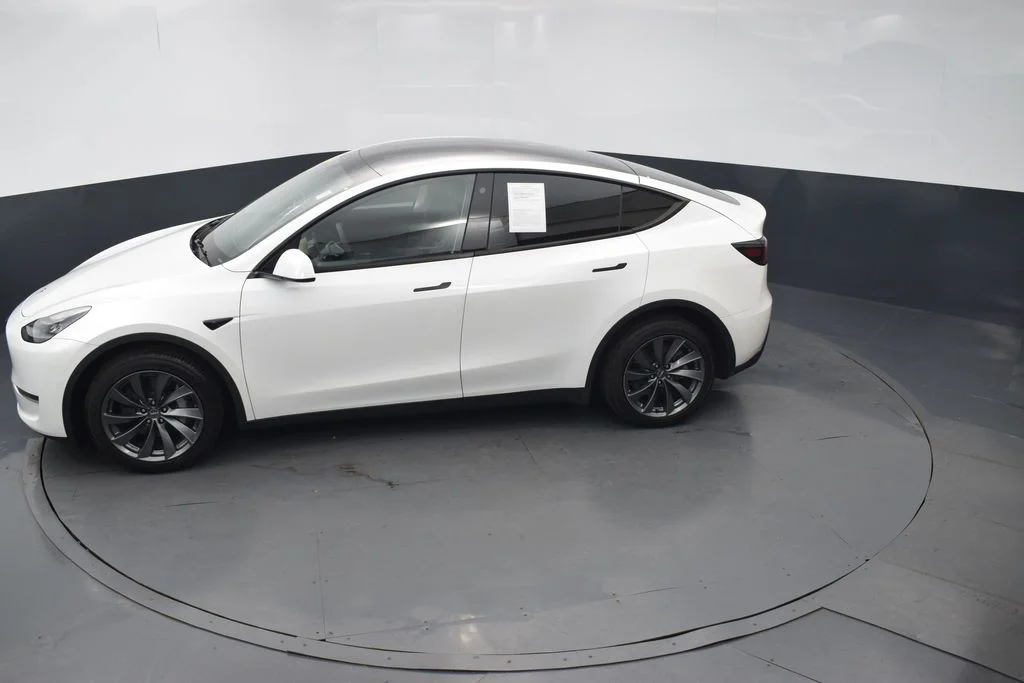 Used 2022 White Tesla Long Range image 32