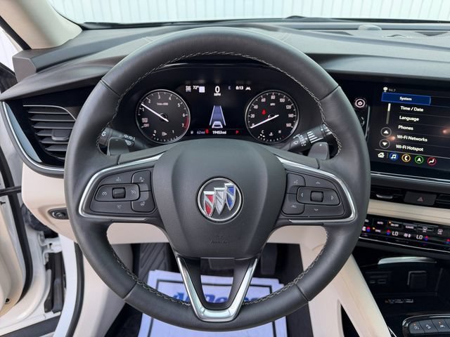 Used 2023 WHITE FROST TRICOAT Buick Avenir image 22