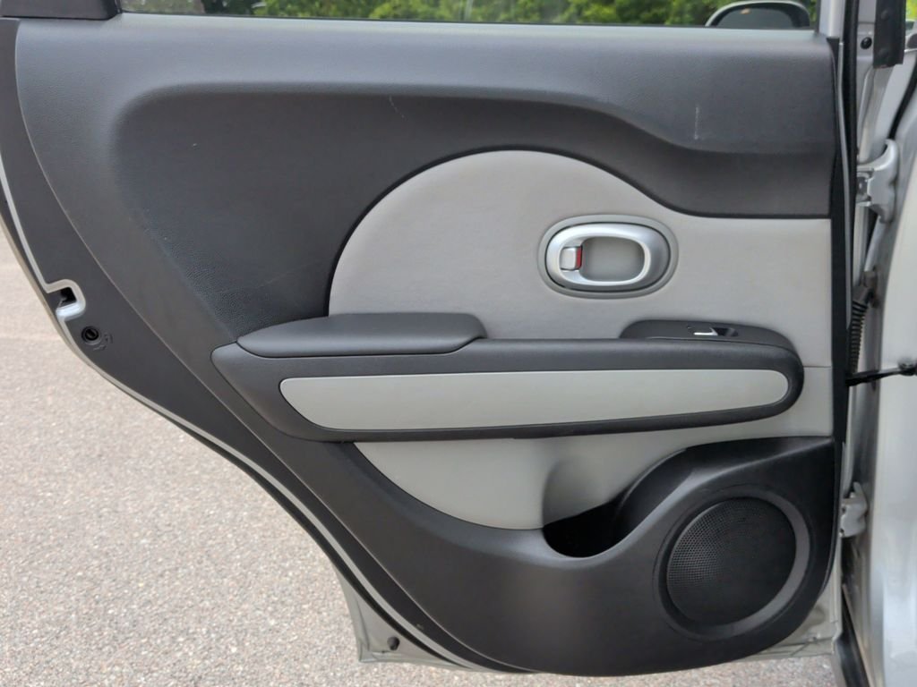 Used 2017 Silver Kia Base image 21