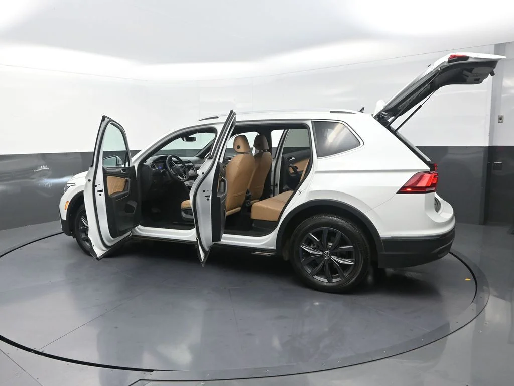Used 2023 White Volkswagen 2.0T SE image 35