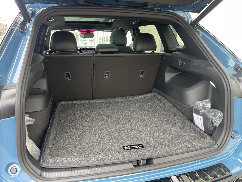 New 2026 Monterey Blue with Deep Black Roof Volkswagen 2.0T SE R-Line Black image 16
