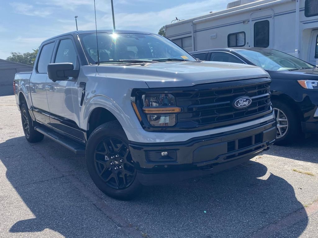 Used 2024 Avalanche Ford XLT image 1