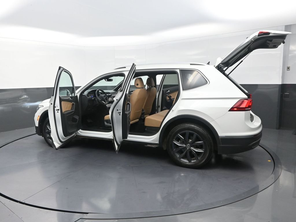 Used 2023 White Volkswagen 2.0T SE image 35