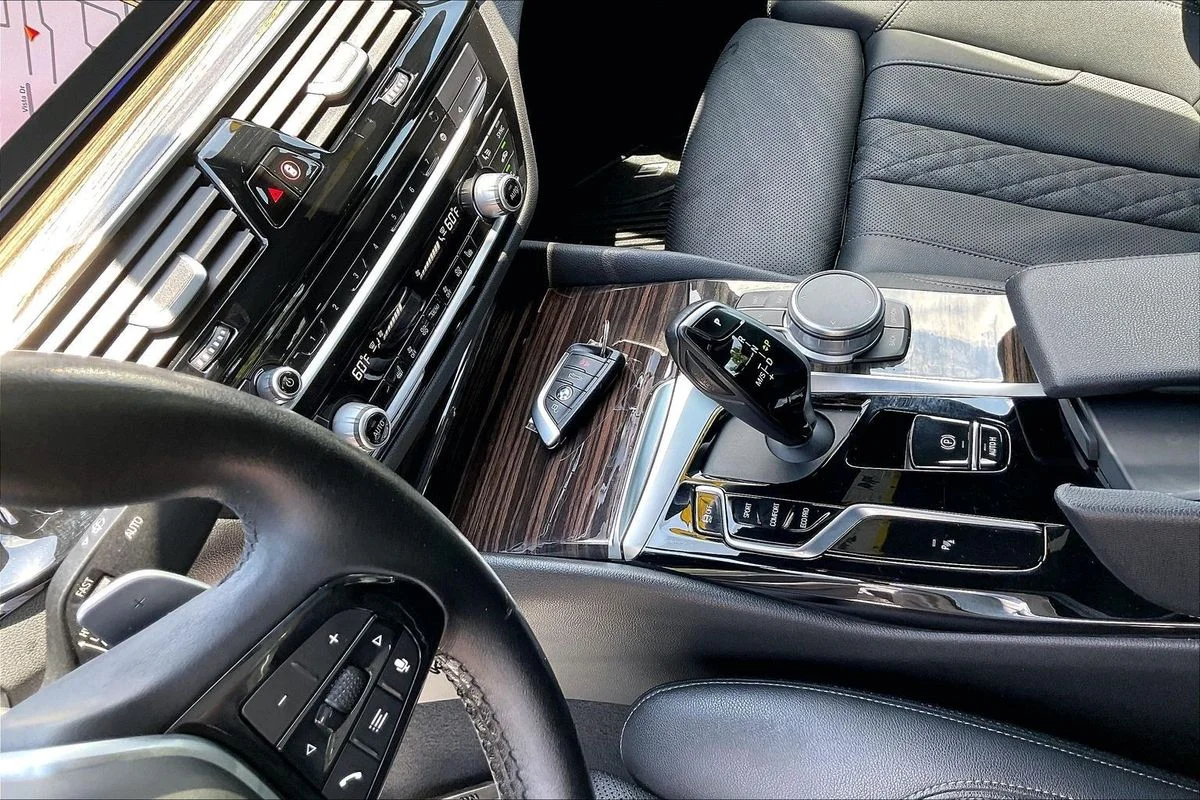 Used 2022  BMW i xDrive image 37