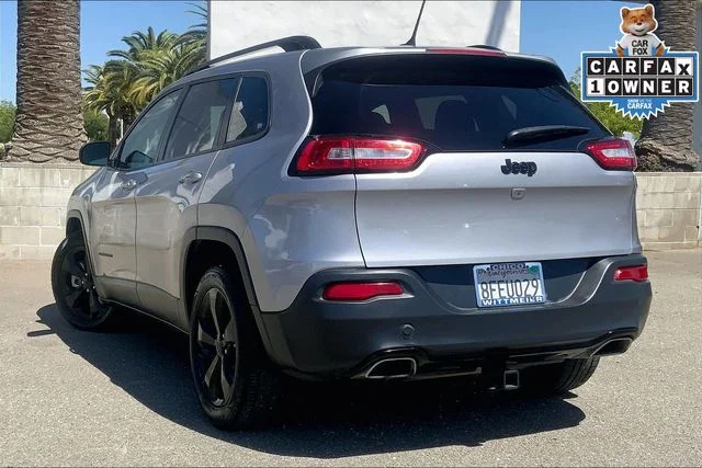 Used 2018 Billet Silver Metallic Jeep Latitude image 10